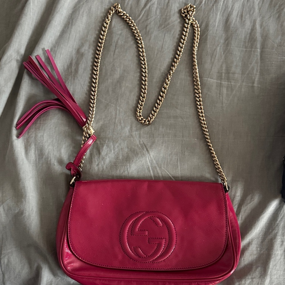 Gucci Fuchsia Soho Leather Chain Crossbody with Tassel